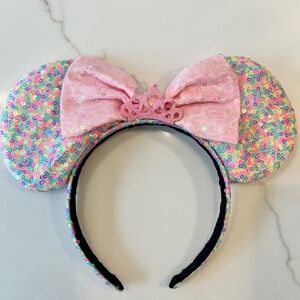 Disney Minnie Mouse Ears sequin pink rainbow crown